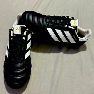 Selling some soccer shoes I don’t really need them anymore only used 2 times